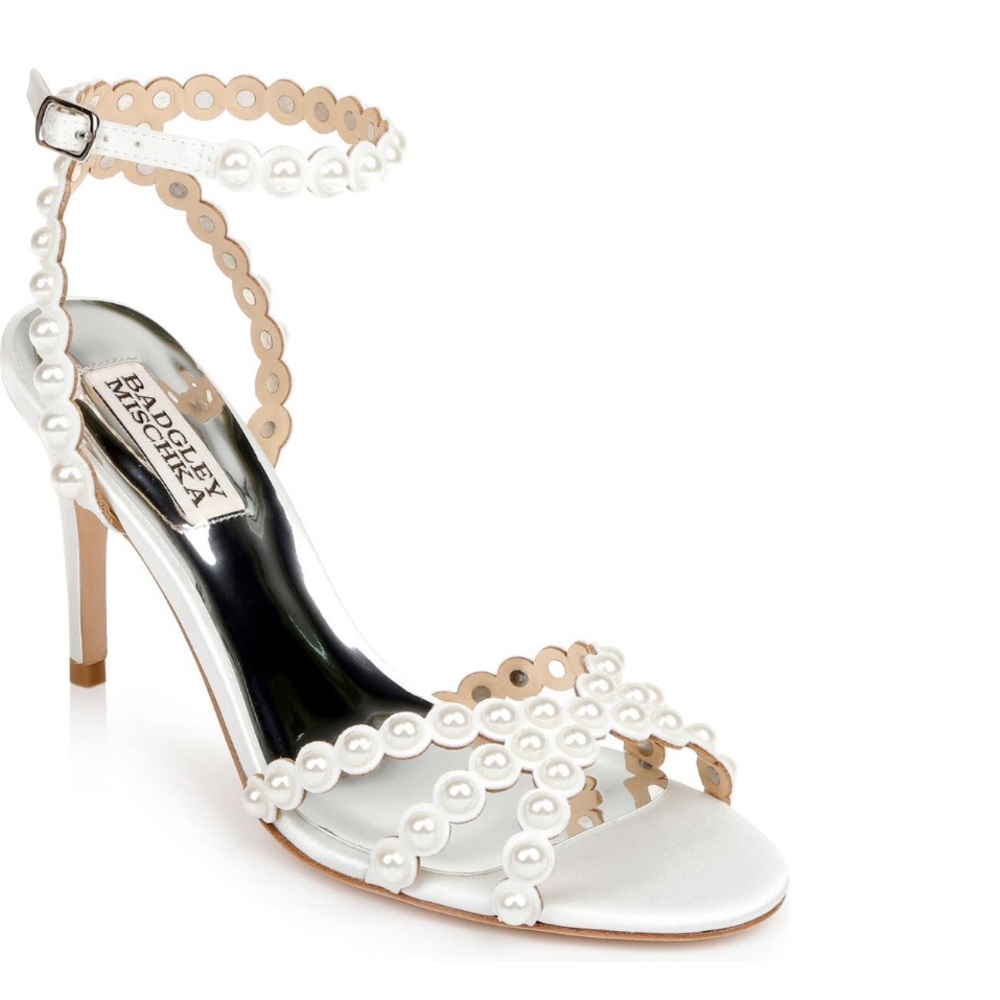 Badgley Mischka Pearl Heels Size 7.5